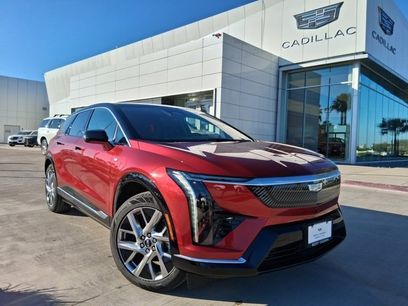 New 2026 Cadillac Optiq Luxury 1