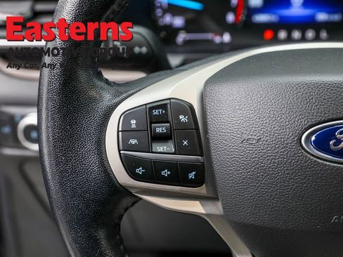 Used 2022 Ford Explorer Limited w/ Equipment Group 301A AWD/4WD image 15