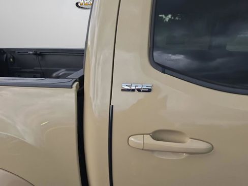 Used 2017 Toyota Tacoma SR5 w/ Tow Package RWD image 16