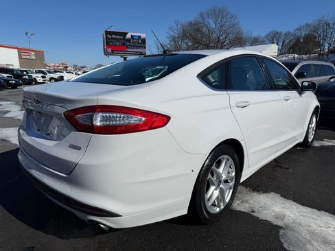 Used 2015 Ford Fusion SE image 5