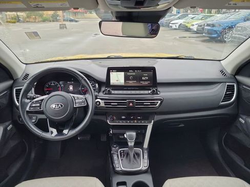 Used 2021 Kia Seltos SX w/ SX Sunroof Package image 26