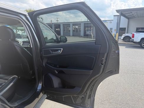 Used 2019 Ford Edge SEL w/ Equipment Group 201A FWD image 34