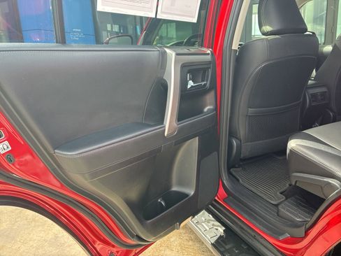 Used 2023 Toyota 4Runner SR5 Premium w/ Moonroof Package AWD/4WD image 11