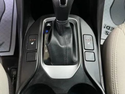 Used 2018 Hyundai Santa Fe Sport w/ 2.4L Value Package 02 FWD image 39