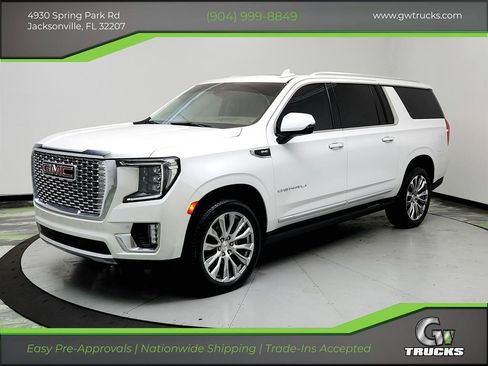 Used 2022 GMC Yukon XL Denali image 1