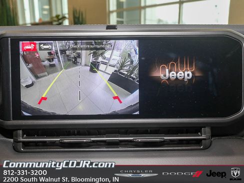 New 2026 Jeep Wrangler Unlimited Rubicon w/ Technology Group AWD/4WD image 17