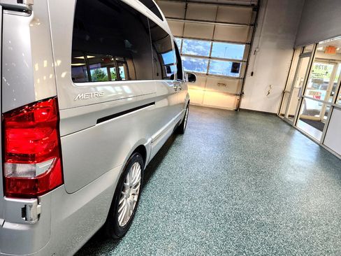 Used 2018 Mercedes-Benz Metris Passenger image 7