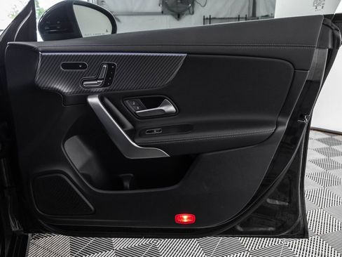 Used 2025 Mercedes-Benz CLA 250 4MATIC image 41