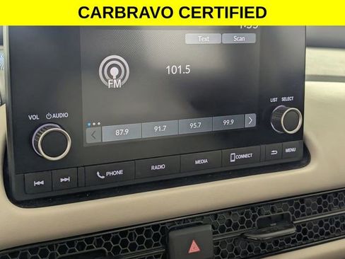 Used 2023 Honda HR-V LX image 17