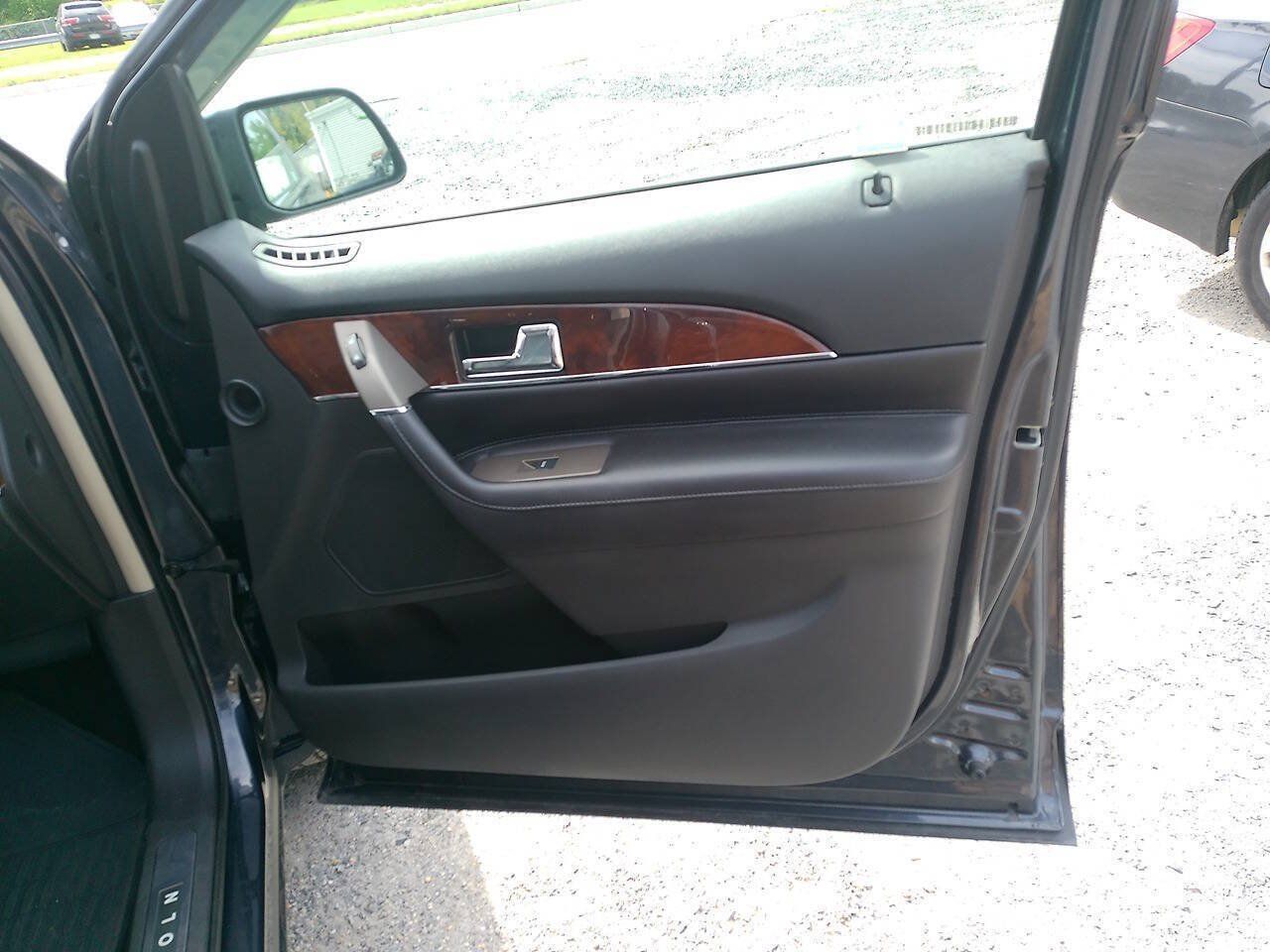 Used 2013 Lincoln MKX AWD image 25