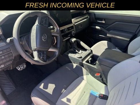 Used 2025 Toyota Tacoma TRD Sport image 10