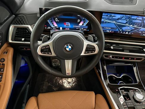 Used 2026 BMW X7 xDrive40i w/ M Sport Package image 14