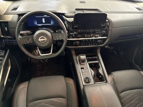 Certified 2025 Nissan Pathfinder Platinum AWD/4WD image 22