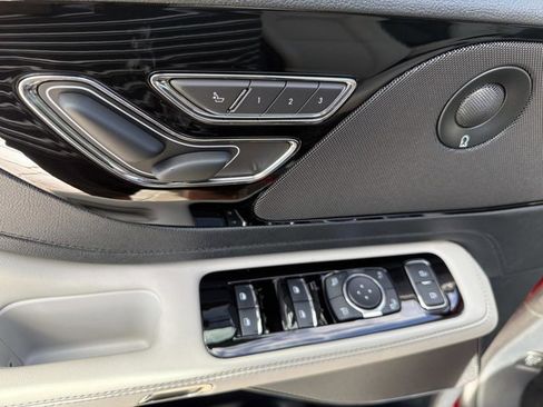 New 2026 Lincoln Aviator Reserve w/ Jet Appearance Package image 11