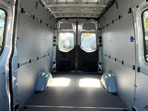 New 2024 Mercedes-Benz Sprinter 2500 image 18