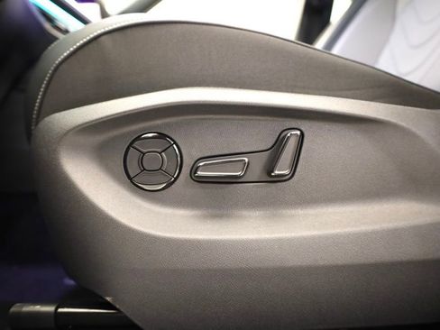 New 2026 Volkswagen Tiguan SE R-Line AWD/4WD image 11