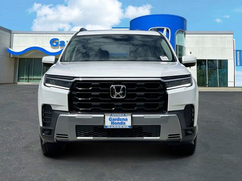 New 2026 Honda Pilot image 2