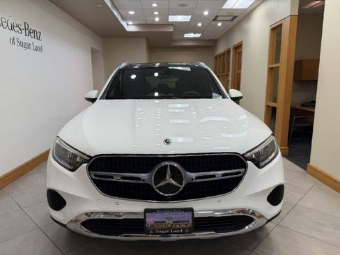 Certified 2025 Mercedes-Benz GLC 300 image 2