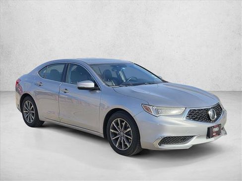 Used 2018 Acura TLX image 3