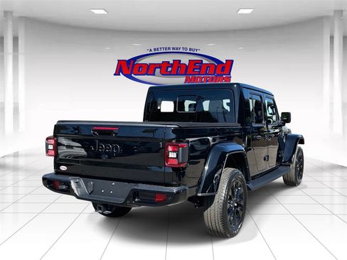 Used 2021 Jeep Gladiator Overland image 3