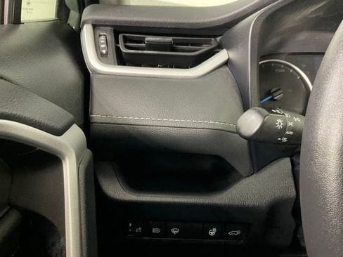 Used 2022 Toyota RAV4 XLE w/ Convenience Package image 16