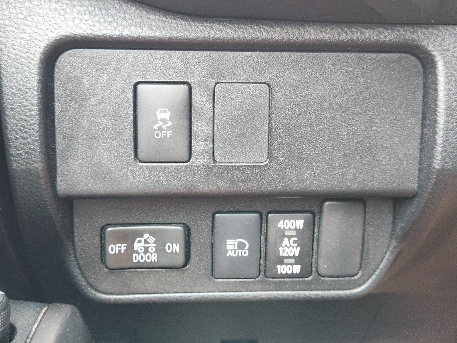 Used 2020 Toyota Tacoma TRD Sport w/ Technology Package RWD image 23