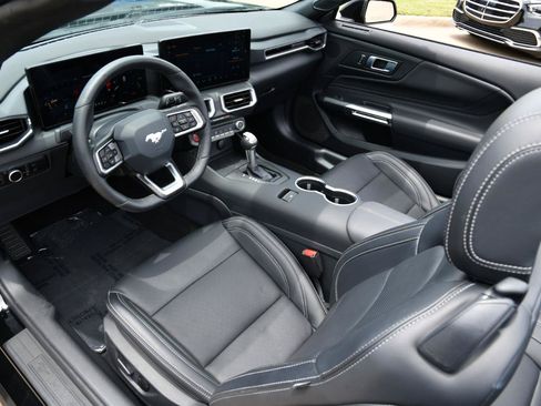 Used 2026 Ford Mustang Premium RWD image 28