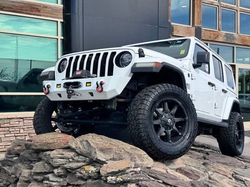 Used 2021 Jeep Wrangler Unlimited Sahara AWD/4WD image 3