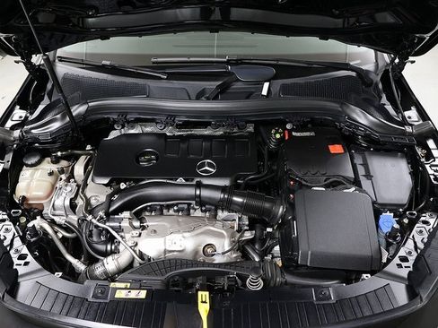 Used 2023 Mercedes-Benz GLA 250 4MATIC image 36