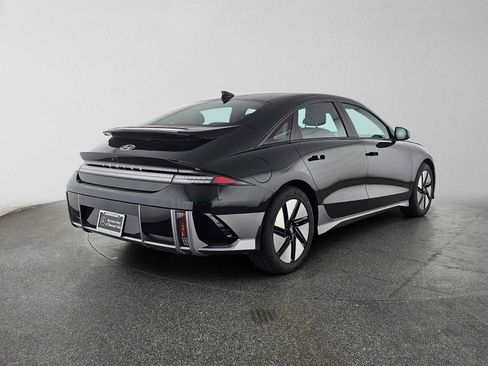 Used 2023 Hyundai Ioniq 6 SE RWD image 3