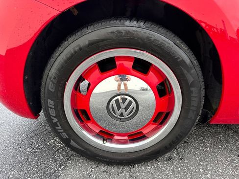 Used 2018 Volkswagen Beetle 2.0T Coast FWD image 11