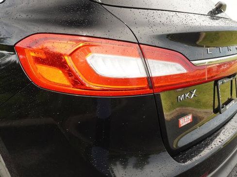 Used 2016 Lincoln MKX Reserve w/ Technology Package FWD image 35
