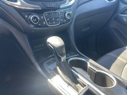 Used 2023 Chevrolet Equinox Premier AWD/4WD image 24