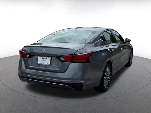 Used 2025 Nissan Altima 2.5 SV image 12