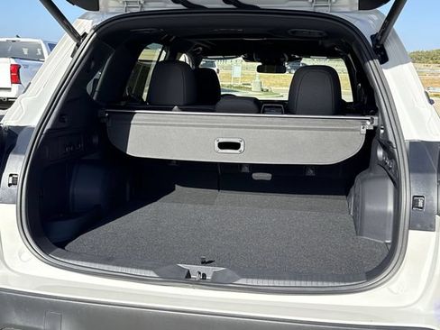 Used 2026 Subaru Forester Premium AWD/4WD image 13