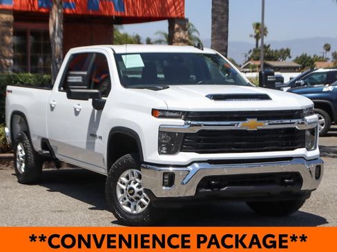 Used 2025 Chevrolet Silverado 2500 LT w/ Safety Package AWD/4WD image 2