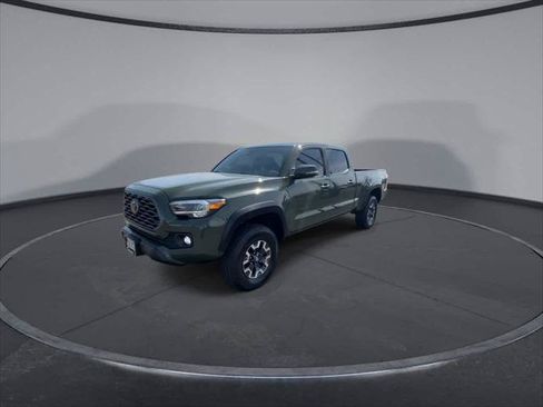 Certified 2021 Toyota Tacoma TRD Off-Road w/ TRD Premium Off Road Package AWD/4WD image 4