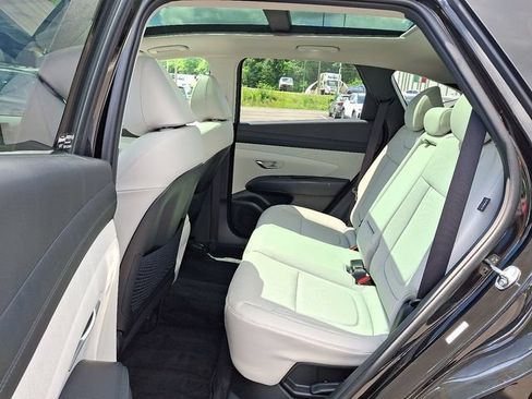 Certified 2025 Hyundai Tucson SEL AWD/4WD image 10