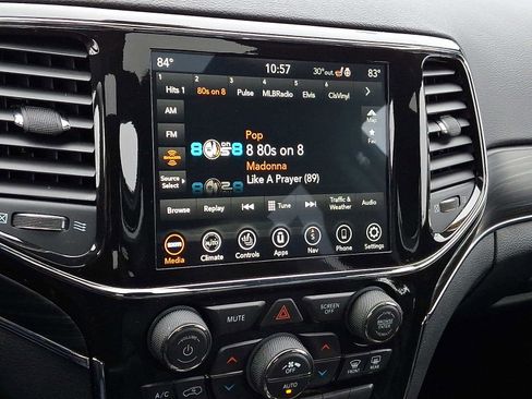 Used 2022 Jeep Grand Cherokee Limited image 18