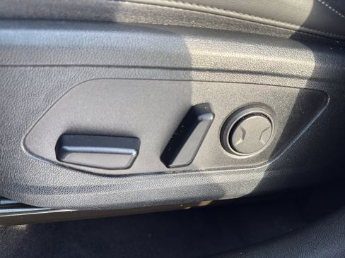 Used 2024 Kia Sorento S image 12