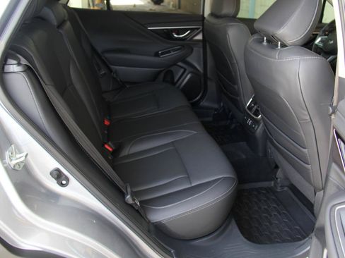 Used 2025 Subaru Outback Touring XT AWD/4WD image 31