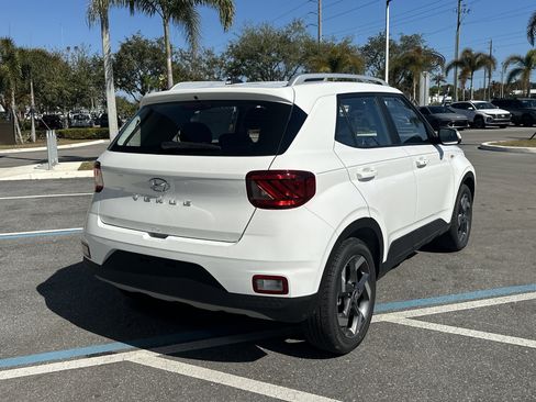 New 2026 Hyundai Venue SEL FWD image 6