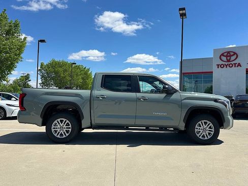 New 2026 Toyota Tundra SR5 AWD/4WD image 3