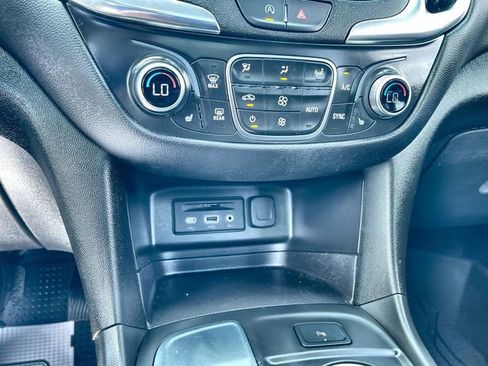 Certified 2023 Chevrolet Equinox LT FWD image 17