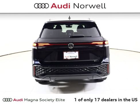 Used 2025 Volkswagen Tiguan SE R-Line AWD/4WD image 12