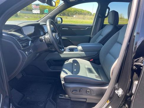 Used 2025 GMC Acadia AT4 AWD/4WD image 11