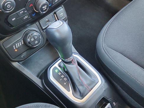 Used 2023 Jeep Renegade Trailhawk image 25