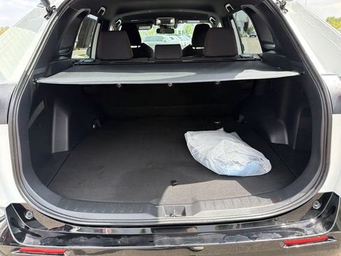 Used 2025 Toyota RAV4 SE AWD/4WD image 17