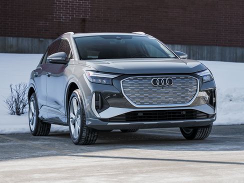 Used 2023 Audi Q4 e-tron Premium Plus w/ Premium Plus image 1