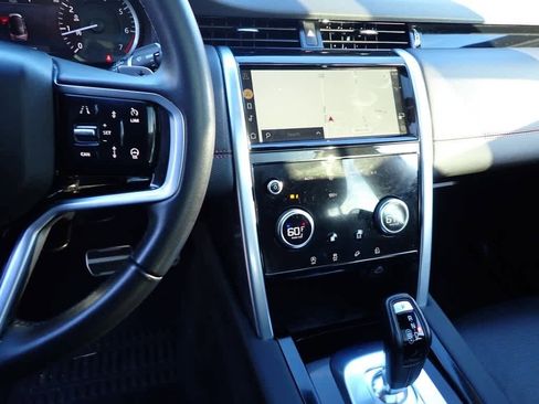 Used 2023 Land Rover Discovery Sport SE R-Dynamic image 13